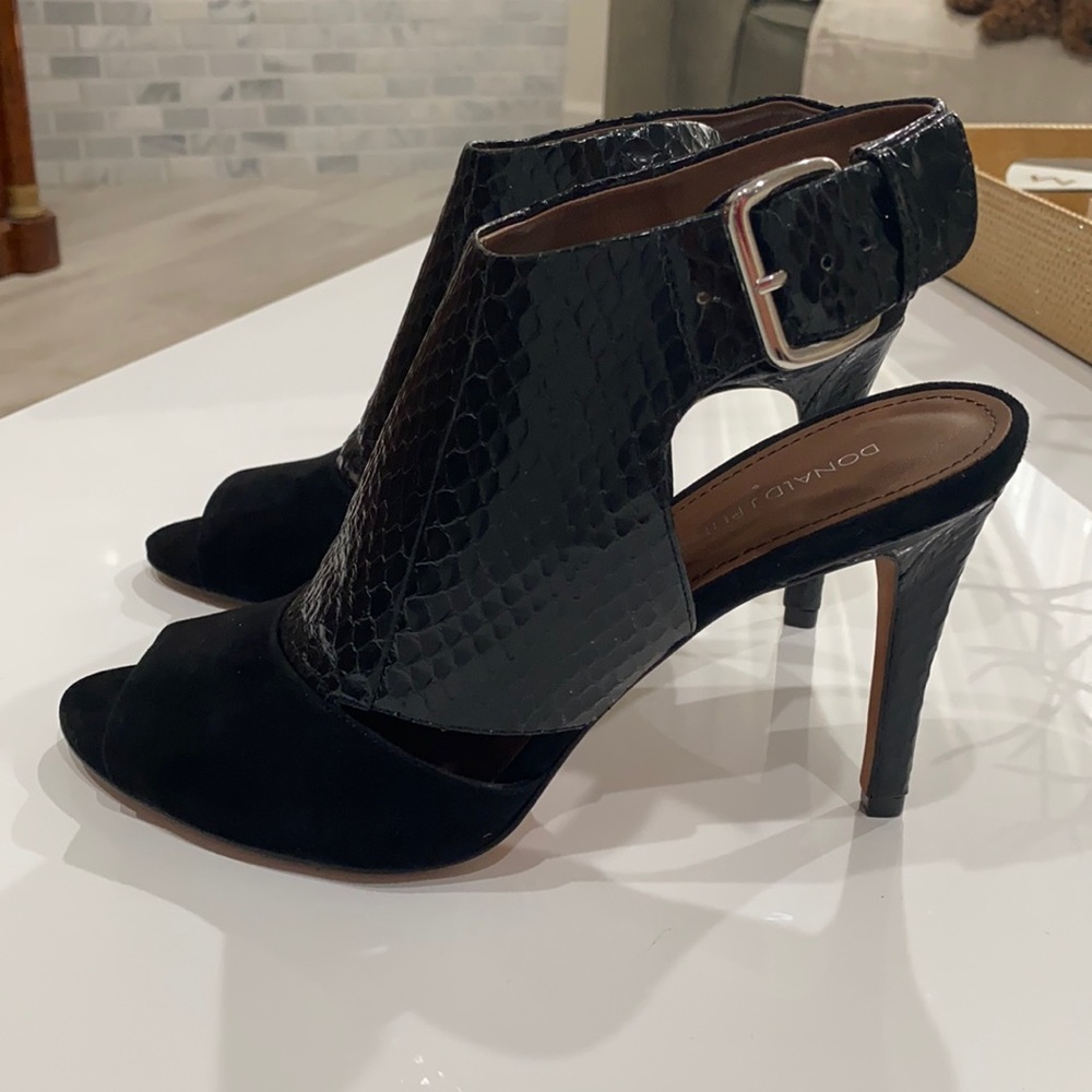 NEW Donald J Pliner sandals